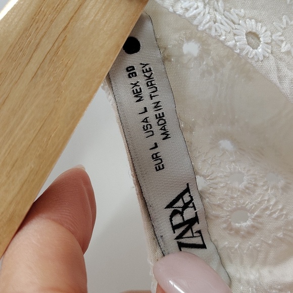 Zara pullover Cream Eyelet Size Large Top Sleeveless Cropped Blouse Cotton Blend - Picture 4 of 8